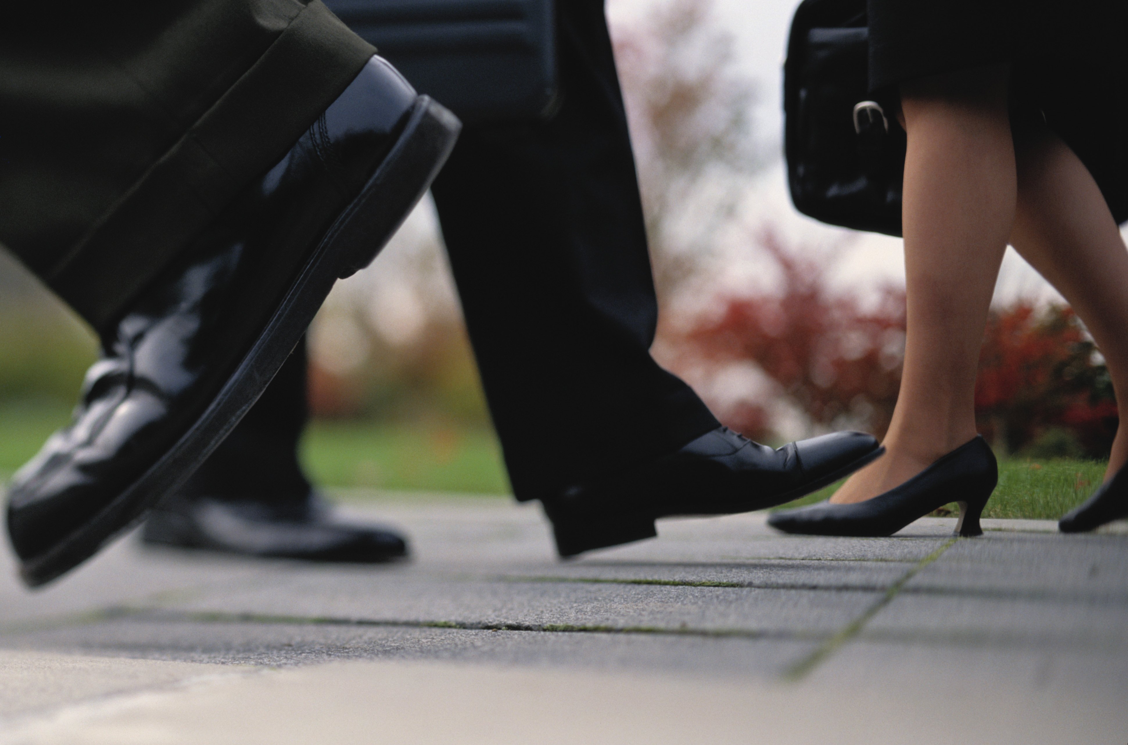 Think_AA000137_UNUSED_Business People Feet