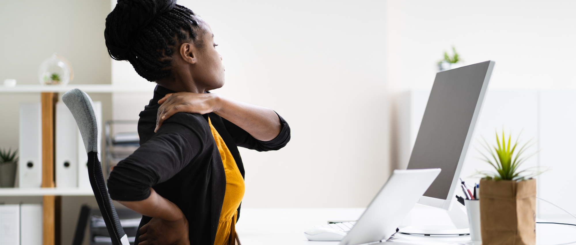 woman with back pain 